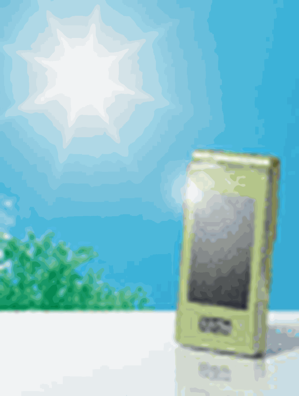 8 مگاپیکسلی خورشیدی Sharp SH-08A