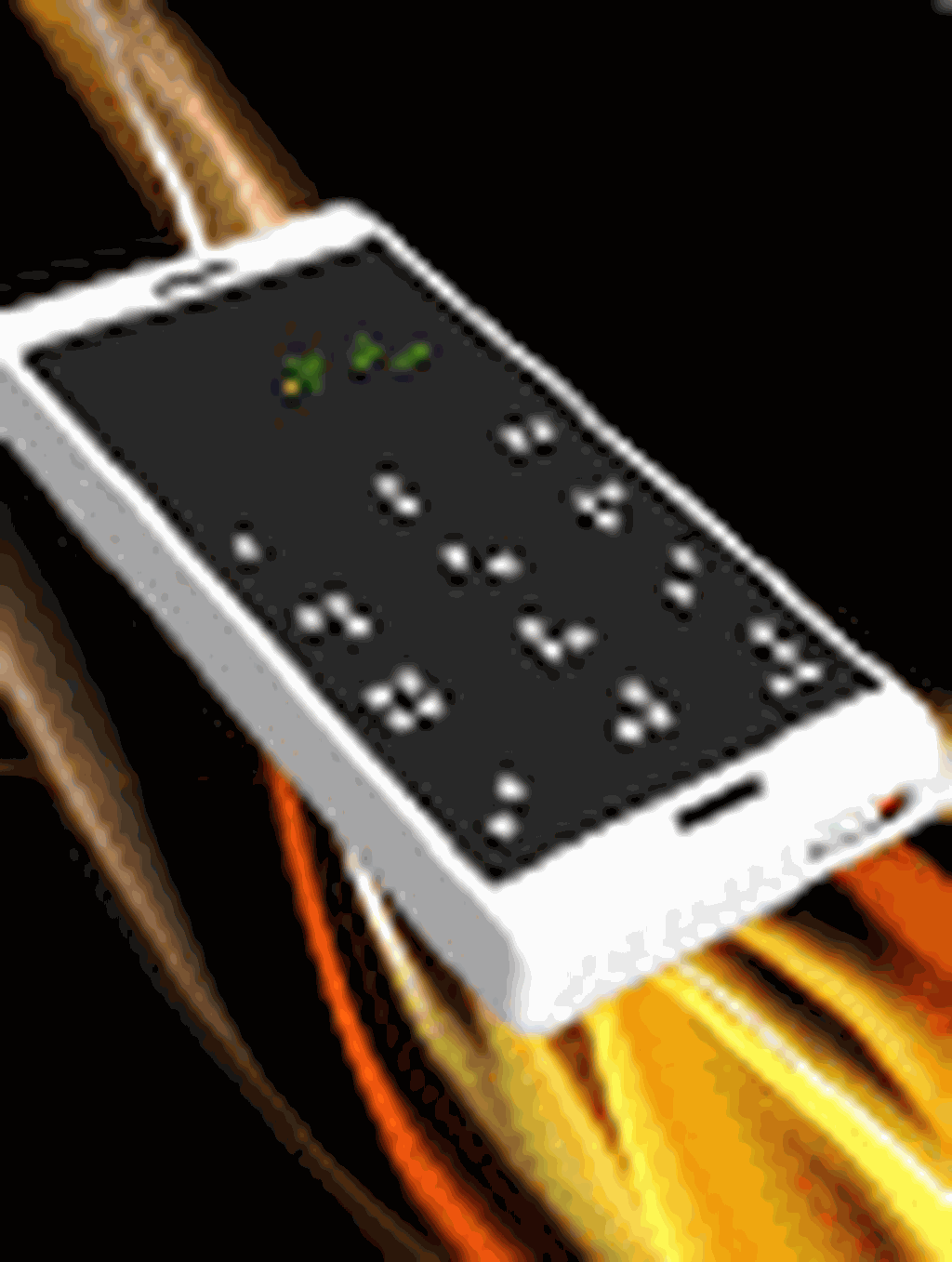 Universal Phone؛ برای بینا و نابینا