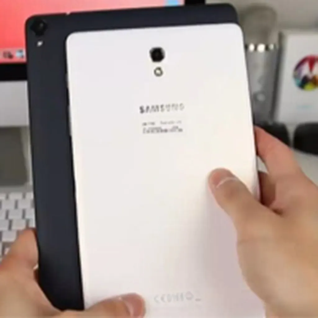 ویدیوی دوبله فارسی جی اس ام؛ مقایسه HTC Nexus 9 و Samsung Galaxy Tab S 8.4