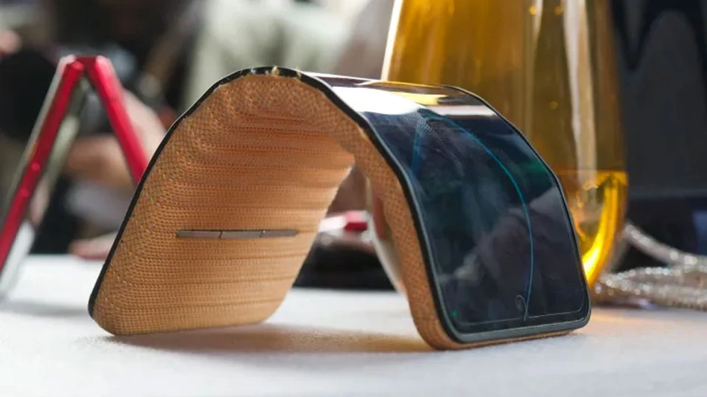 Motorola’s concept folding phone