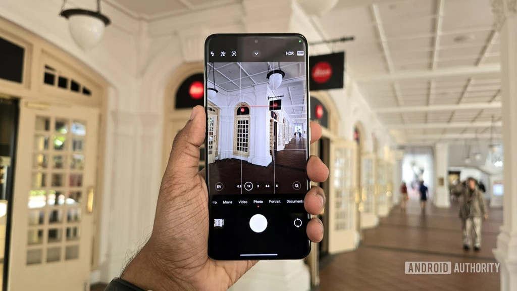 Xiaomi-14-Ultra-running-Xiaomi-HyperOS-Camera-app-1280w-720h.jpg