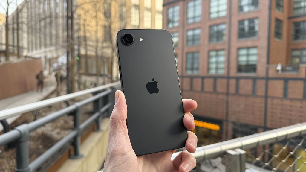 apple iphone 16e