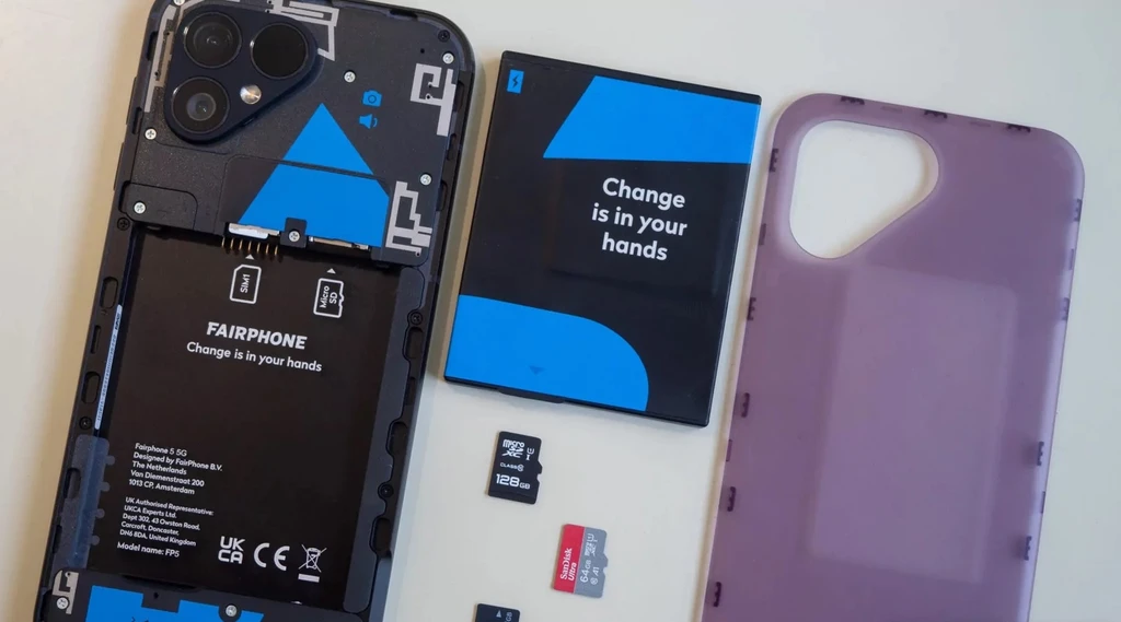 fairphone-5-removable-battery-sd-card-scaled.jpg