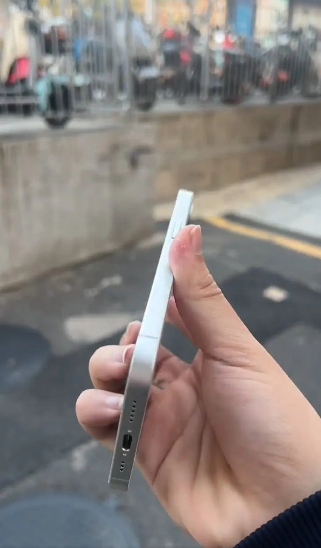 فریم آيفون SE 4