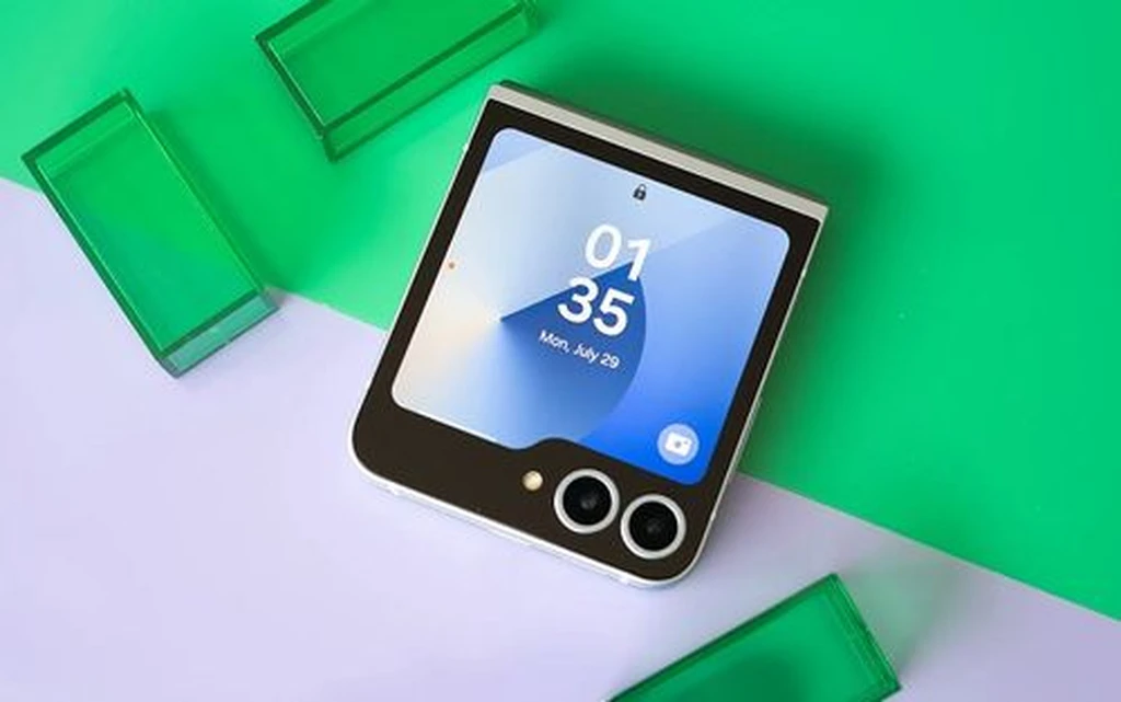 گلکسی زد فلیپ 7 تنها در یک مدل اگزینوسی عرضه میشود