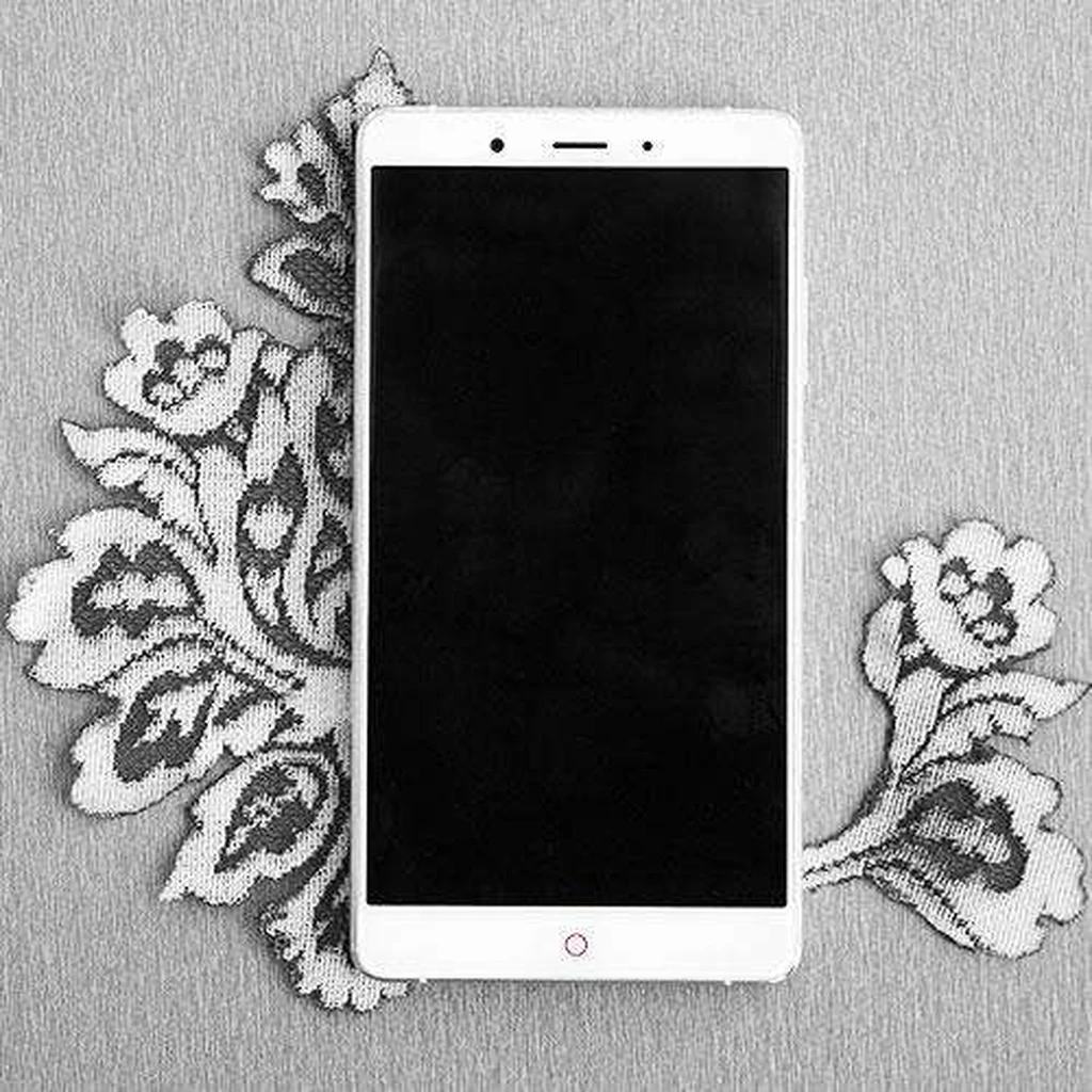 بررسی تخصصی ZTE Nubia Z11 Max