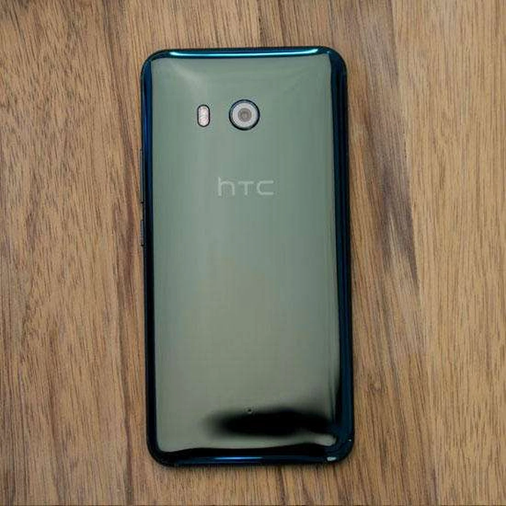 بررسی تخصصی HTC U11