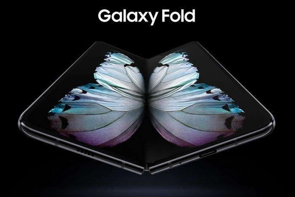 مقایسه Galaxy Fold سامسونگ و Moto Razr موتورولا