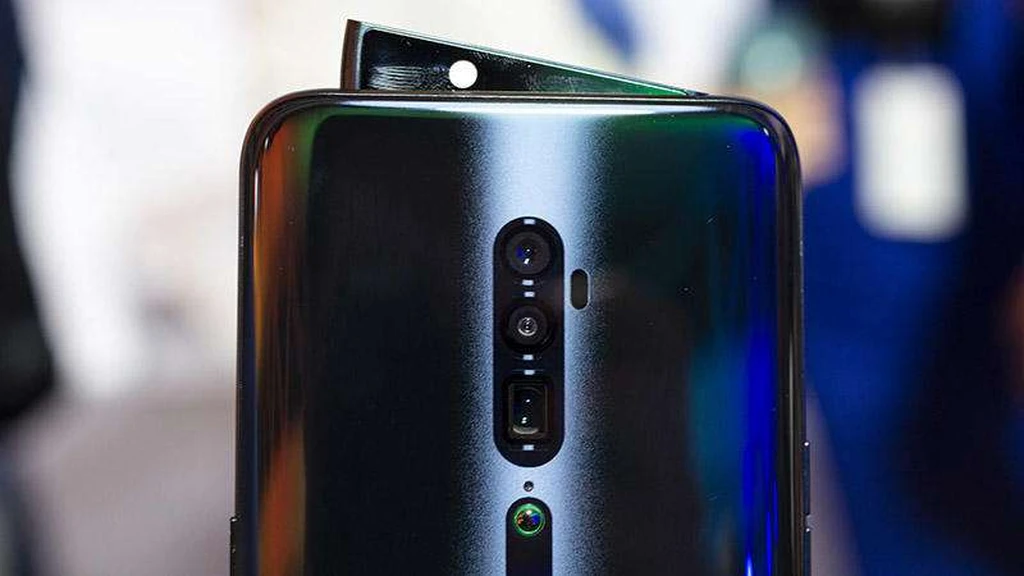 تماشا کنید: گوشی Oppo Reno در آزمایش مقاومت مقابل خمیدگی