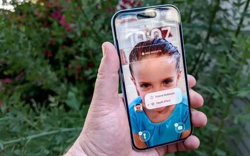 iOS 26 صفحه قفل آیفون را دگرگون می‌کند