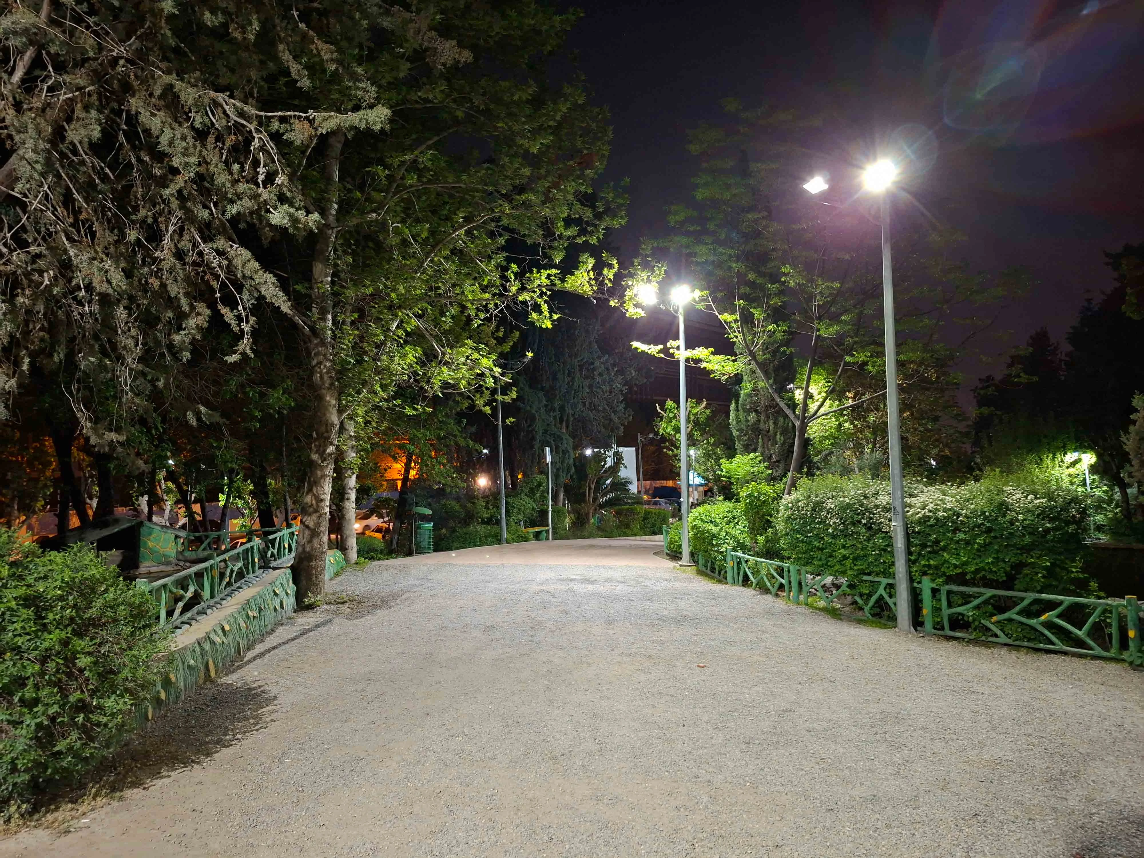 دوربین اصلی گلکسی A56 در شب
